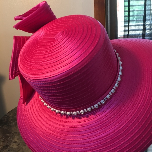 Fuchsia Swan Hat of New York - Picture 4 of 6